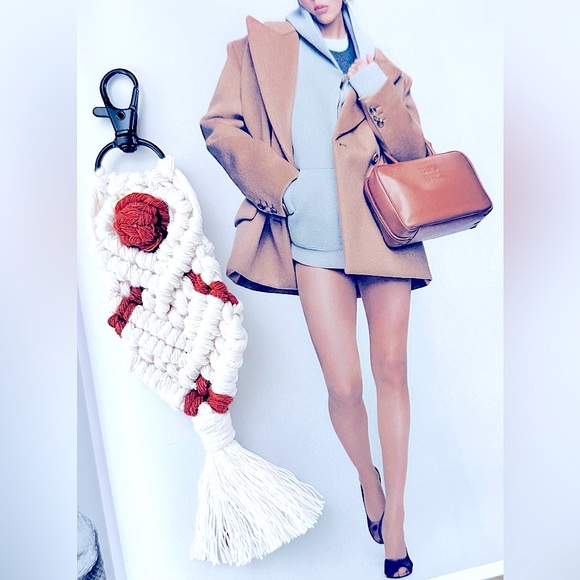 BÖHÖ Macramé Handwoven &Knotted w/♥️Ivory+Brick Red Accent Black Swivel Keychain - Picture 1 of 14